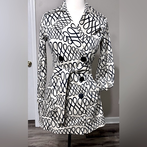 Vertigo Paris Jackets & Blazers - Vertigo Paris Infinity print trench coat